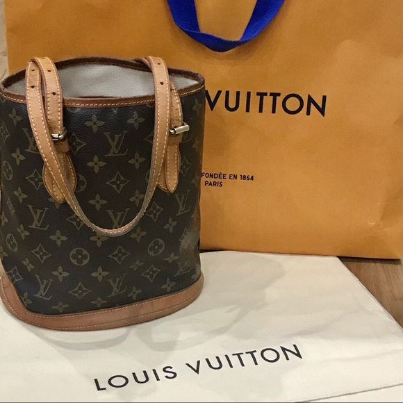 Louis Vuitton Handbags - Authentic Louis Vuitton PM Bucket Bag